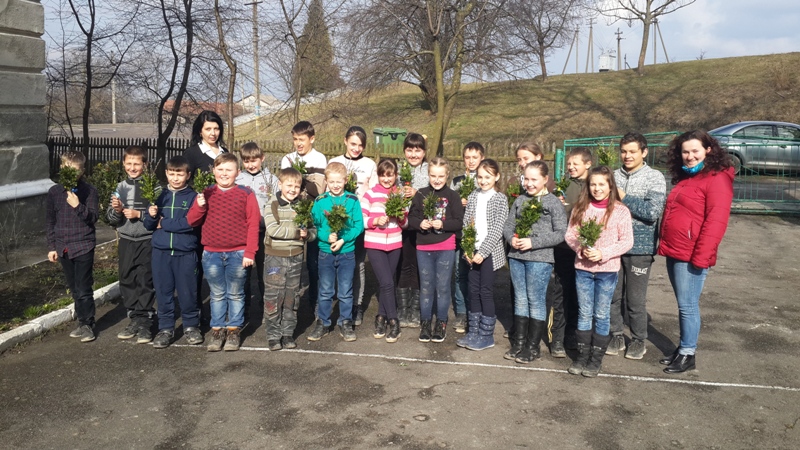 Як дітки еко-лозу своїми руками робили